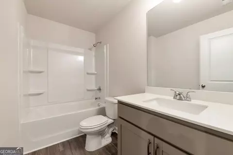 Bath - 106 Windmill Ct, Calhoun, GA 30701 photo 3 of 3