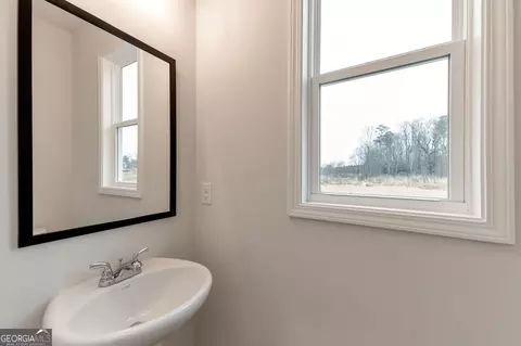 Bath - 106 Windmill Ct, Calhoun, GA 30701 photo 1 of 3