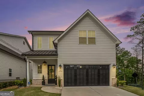 704 Fairlane Dr, Marietta, GA 30064