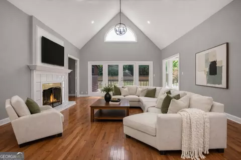 Living - 1206 Jasmine Rd, Dublin, GA 31021 photo 1 of 1