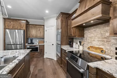 Kitchen - 314 Hodge Rd, Perry, GA 31069 photo 5 of 6