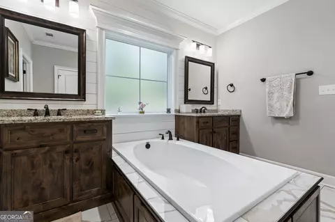 Bath - 314 Hodge Rd, Perry, GA 31069 photo 5 of 10