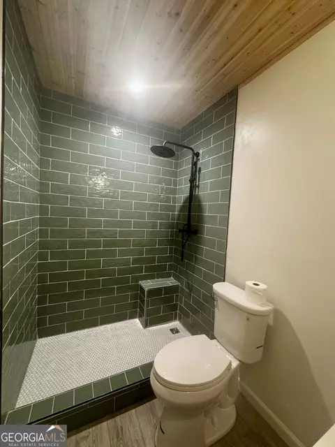 Bath - 408 Angus Blvd, Warner Robins, GA 31088 photo 2 of 3