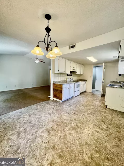 Kitchen - 408 Angus Blvd, Warner Robins, GA 31088 photo 1 of 3