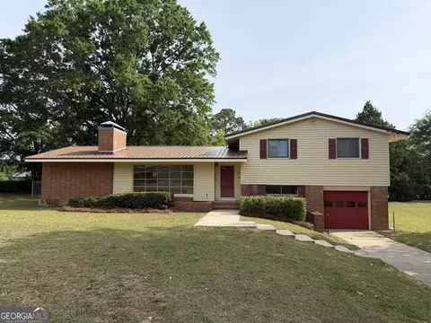 105 Westview Dr, Dublin, GA 31021