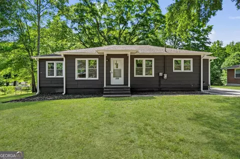 559 Morningside Dr, Lawrenceville, GA 30043
