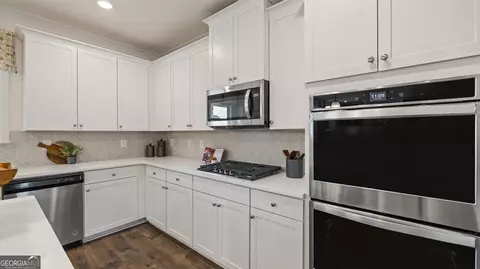 Kitchen - 1784 Goodwin Dr, Hampton, GA 30228 photo 6 of 6