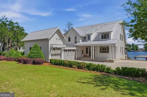 620 Lakeshore Dr, Cordele, GA 31015
