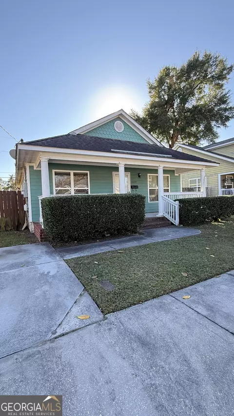 1219 E Waldburg St, Savannah, GA 31404