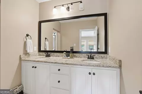Bath - 162 Timber Ridge Dr, Toccoa, GA 30577 photo 5 of 6
