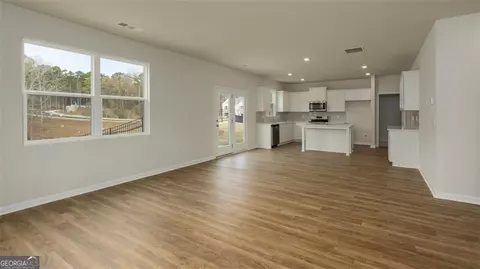 Living - 2312 Edgecombe Ln, Dacula, GA 30019 photo 3 of 6