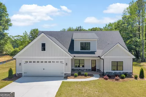89 Huntington Dr, Lavonia, GA 30553