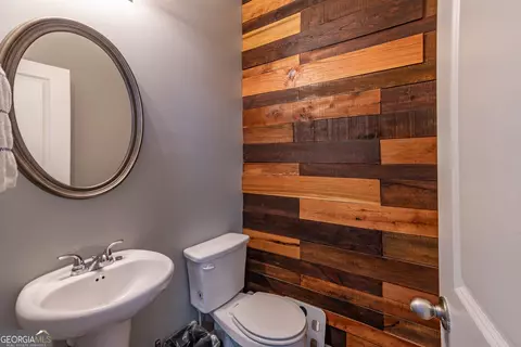 Bath - 623 Nonsuch Way, Winder, GA 30680 photo 1 of 3