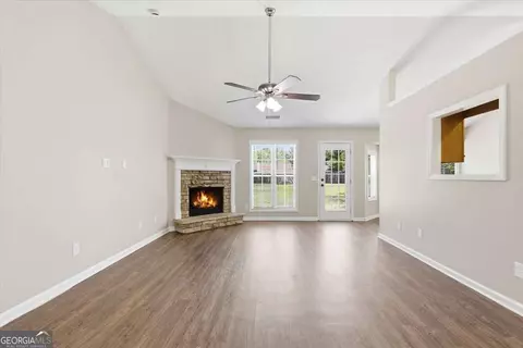 Living - 603 Mcdowell Ln, Bethlehem, GA 30620 photo 2 of 7