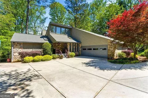 4221 Burns Heritage Trl NE, Roswell, GA 30075
