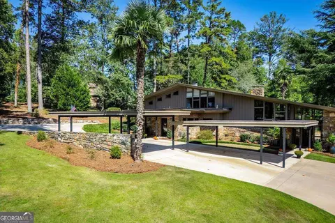 320 E Club Dr, Carrollton, GA 30117