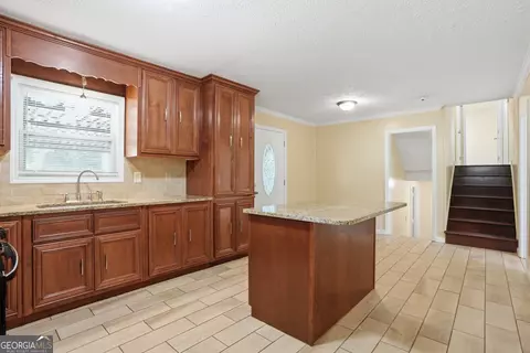 Entry Way - Undisclosed, Rex, GA 30273 photo 2 of 2