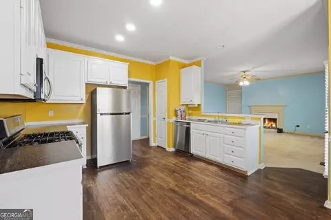 Kitchen - Undisclosed, Suwanee, GA 30024 photo 2 of 3
