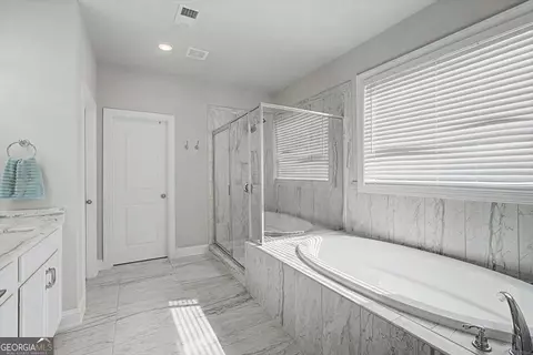 Bath - 131 Longleaf Dr, Canton, GA 30114 photo 2 of 7