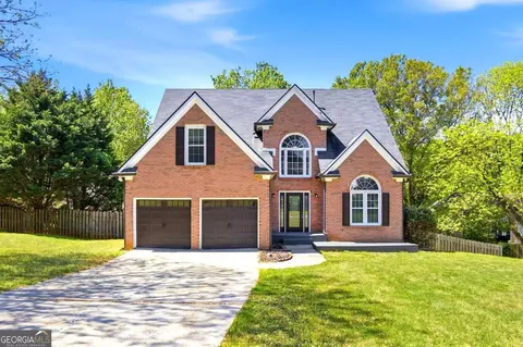 425 Tramore Ct, Roswell, GA 30075