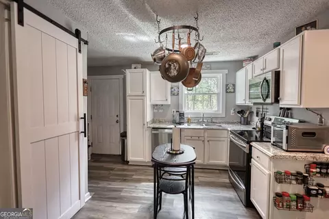 Kitchen - 119 Collier Rd, Jackson, GA 30233 photo 8 of 8