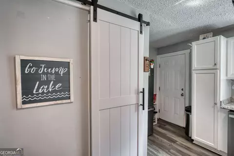 Entry Way - 119 Collier Rd, Jackson, GA 30233 photo 4 of 5