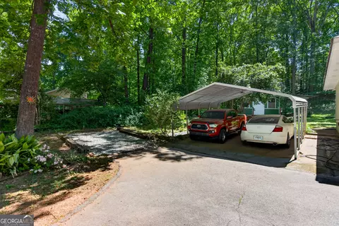 Exterior - 300 Cumberland Dr, Lagrange, GA 30240 photo 12 of 14