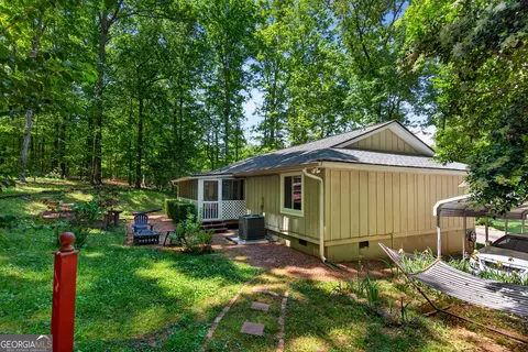 Exterior - 300 Cumberland Dr, Lagrange, GA 30240 photo 9 of 14
