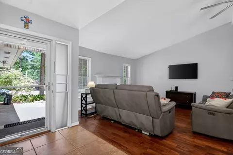 Entry Way - 300 Cumberland Dr, Lagrange, GA 30240 photo 1 of 1