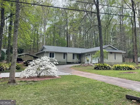 Exterior - 300 Cumberland Dr, Lagrange, GA 30240 photo 13 of 14