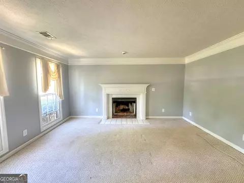 Living - 120 Greenbriar Trl, Lagrange, GA 30241 photo 1 of 1