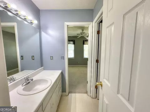 Bath - 120 Greenbriar Trl, Lagrange, GA 30241 photo 4 of 5