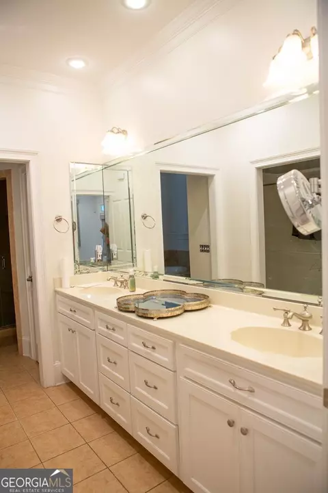 Bath - 1082 River St, Bartow, GA 30413 photo 2 of 3