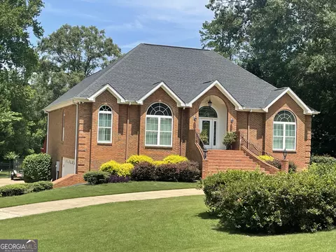 910 Piney Woods Dr, Lagrange, GA 30240