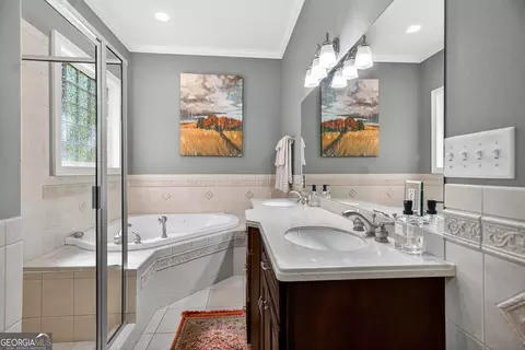 Bath - 910 Piney Woods Dr, Lagrange, GA 30240 photo 3 of 5