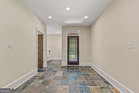Entry Way - 1070 Riverwalk Pointe Rd, Bishop, GA 30621 photo 6 of 9
