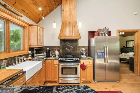 Kitchen - 3617 Pea Ridge Rd, Cornelia, GA 30531 photo 2 of 5