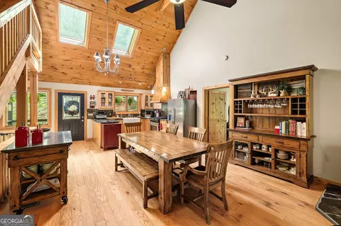 Dining - 3617 Pea Ridge Rd, Cornelia, GA 30531 photo 3 of 4