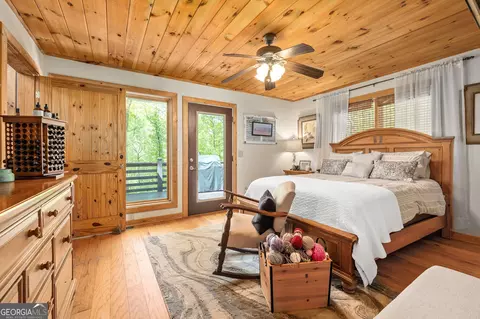 Bedroom - 3617 Pea Ridge Rd, Cornelia, GA 30531 photo 5 of 14