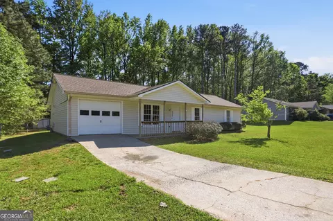 3233 Lancer Dr, Powder Springs, GA 30127
