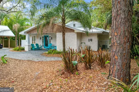 Exterior - 103 Cater St, St. Simons, GA 31522 photo 5 of 10