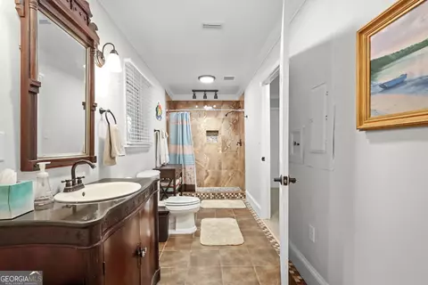 Bath - 103 Cater St, St. Simons, GA 31522 photo 1 of 3