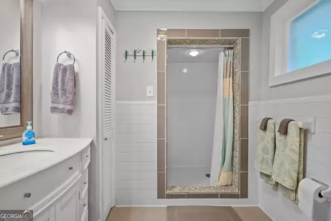 Bath - 103 Cater St, St. Simons, GA 31522 photo 3 of 3