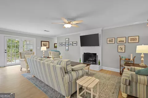 Living - 103 Cater St, St. Simons, GA 31522 photo 2 of 3
