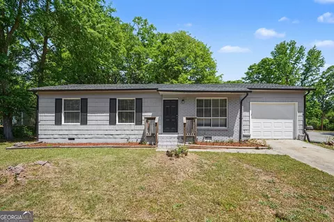 4 Midland Park Ln, Newnan, GA 30263