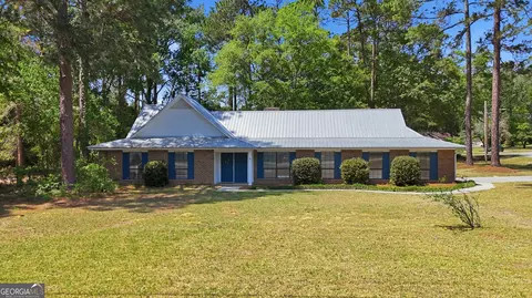 9 Northlake Dr, Statesboro, GA 30458