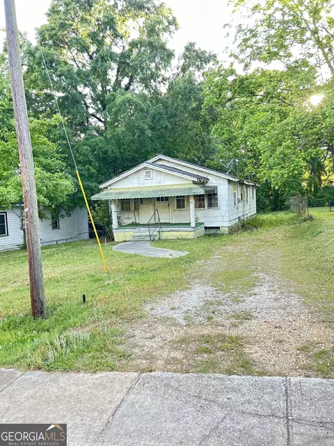 34 Jackson St, Barnesville, GA 30204