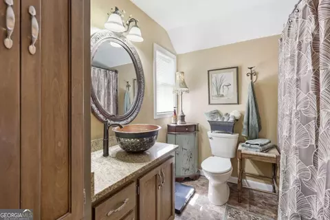 Bath - 238 Currahee Cir, Toccoa, GA 30577 photo 1 of 2
