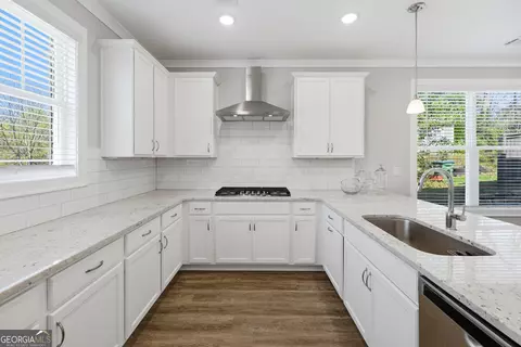 Kitchen - 357 Edgewater Dr, Athens, GA 30605 photo 2 of 3