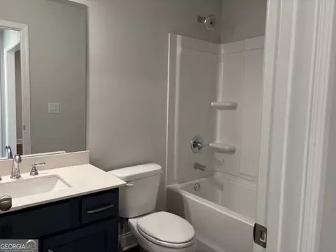 Bath - 1104 Bartlett Trce, Suwanee, GA 30024 photo 3 of 3